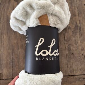 Lola Soft Cream Blanket